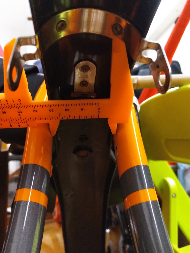 Q45 old front fork width 48mm